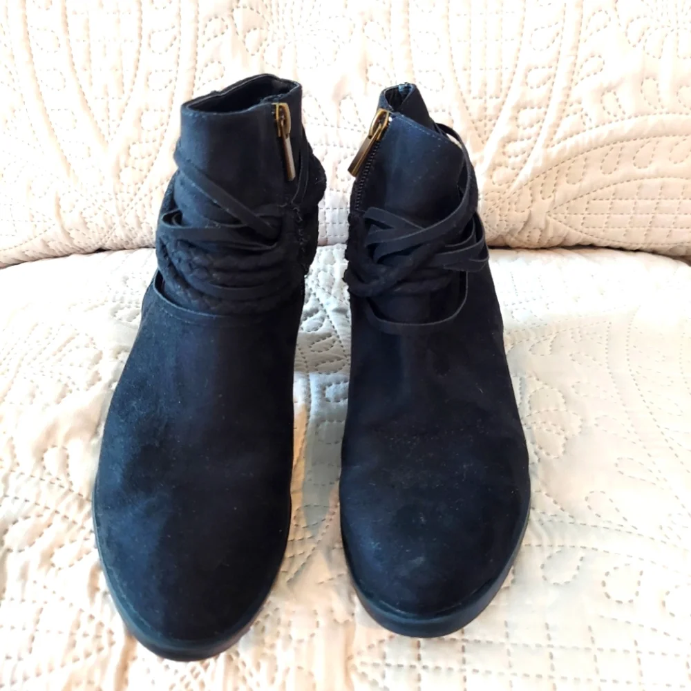 BAMBOO black suede
